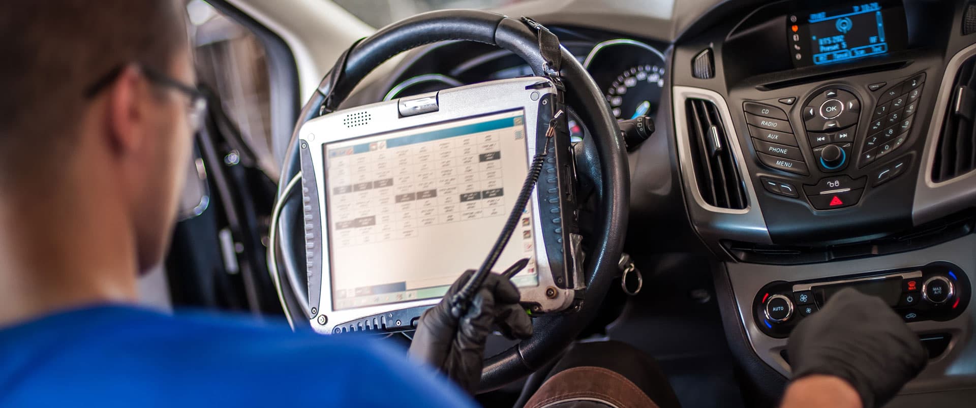 No ignores ese testigo en el cuadro: tu seguridad es lo primero